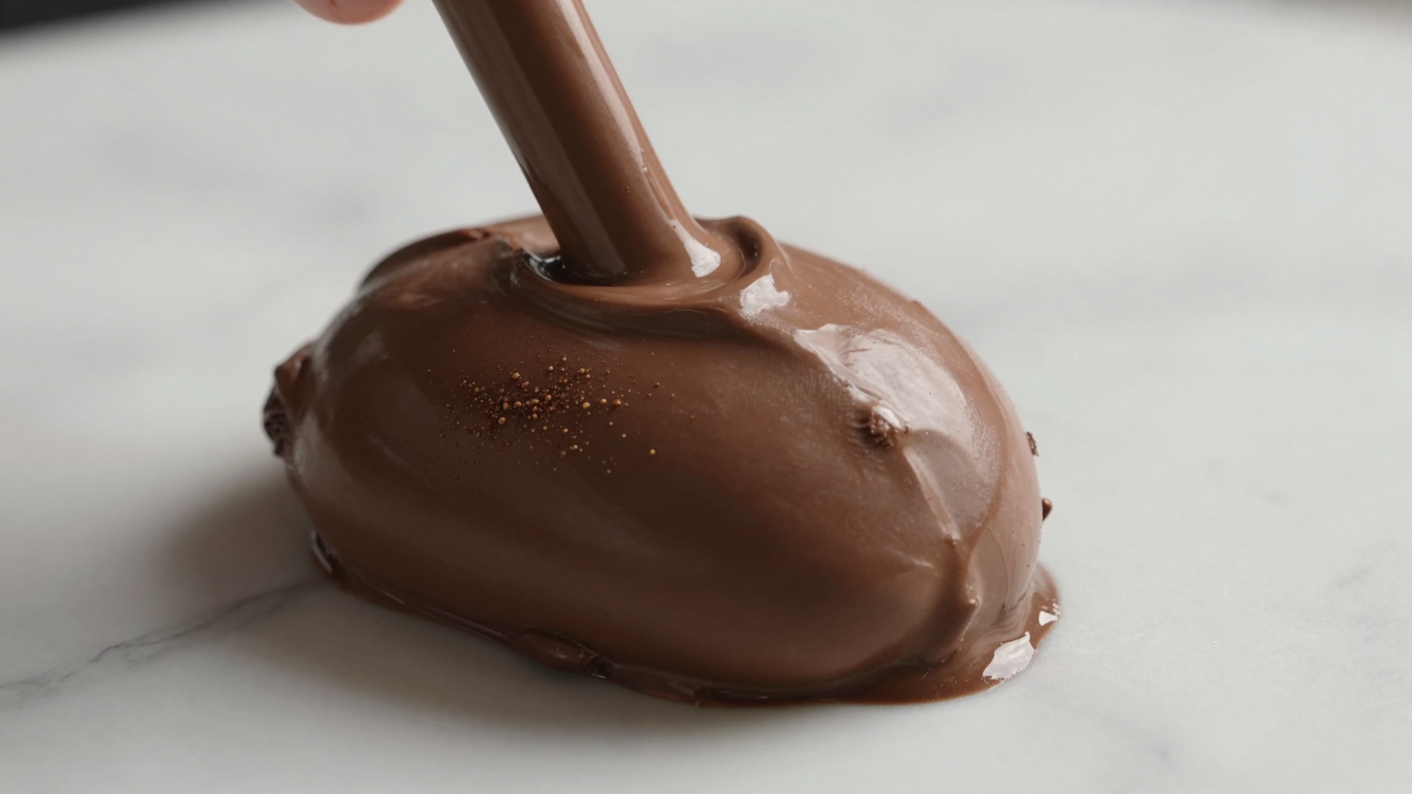 lead illustration for Cioccolato Fondente Gelato — 70% Dark Chocolate