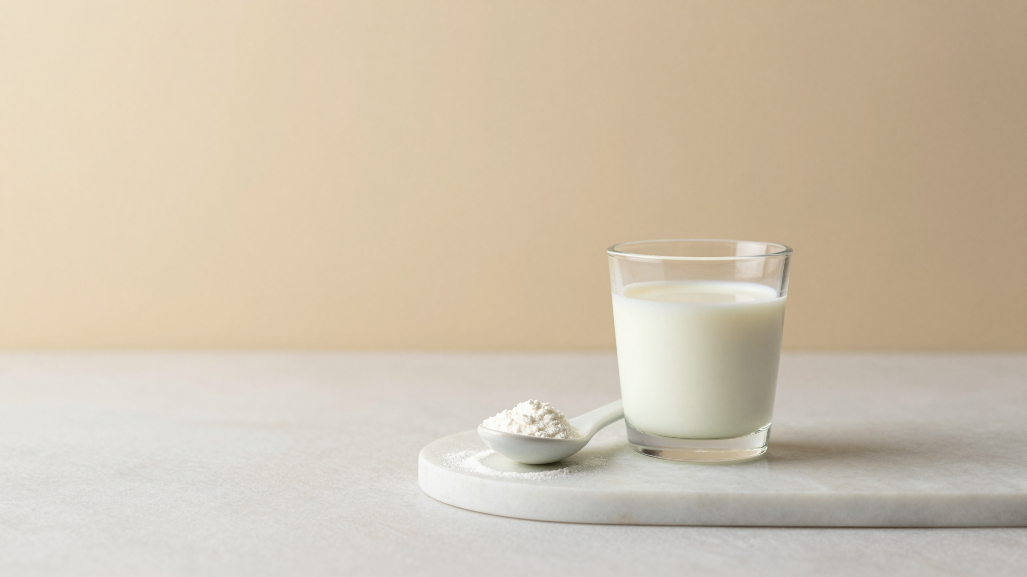Diagram showing lactose content in whole milk, cream, and skim milk powder