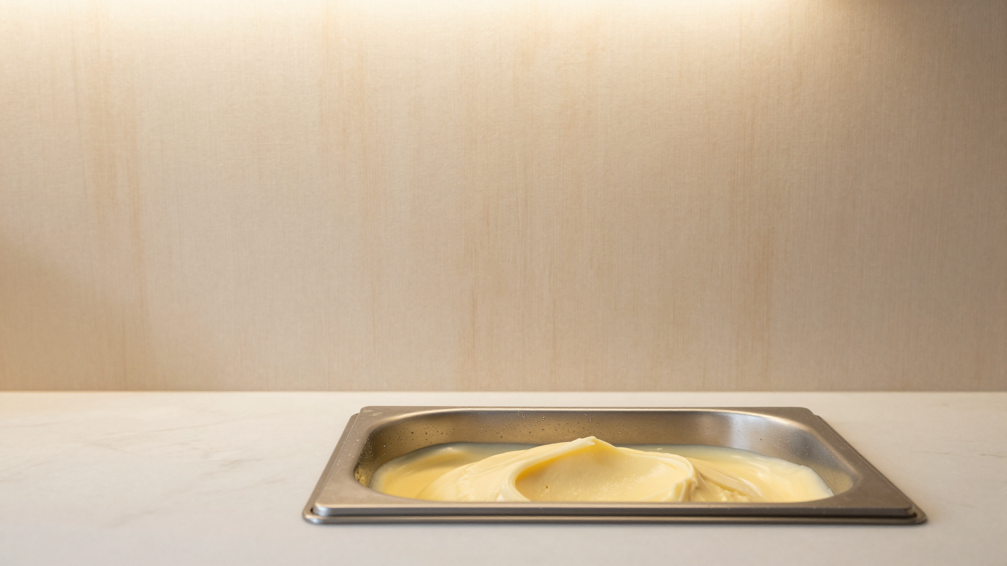 Cooling stainless container of pale base